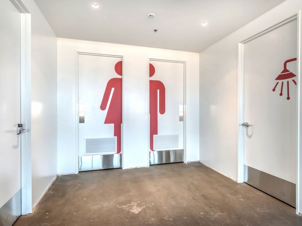 Espace de bureau neuf  louer au Mile-Ex 