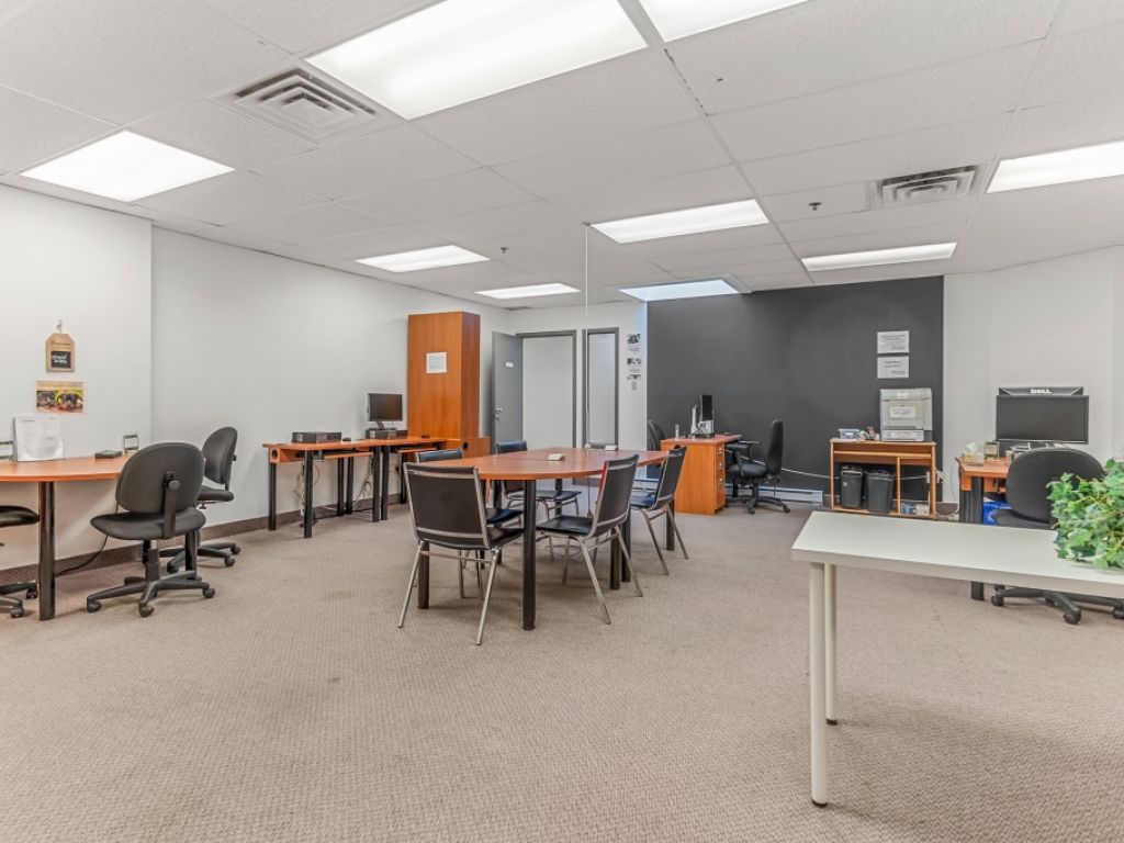 PLAZA LAVAL  SAINTE-FOY - BUREAU 1800pc
