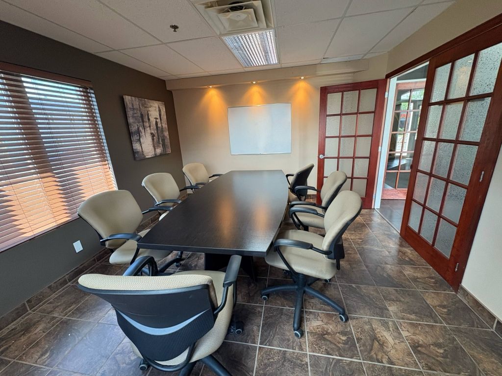 Bureaux  louer  Saint-Jrme - Grand stationnement - TOUT INCLU