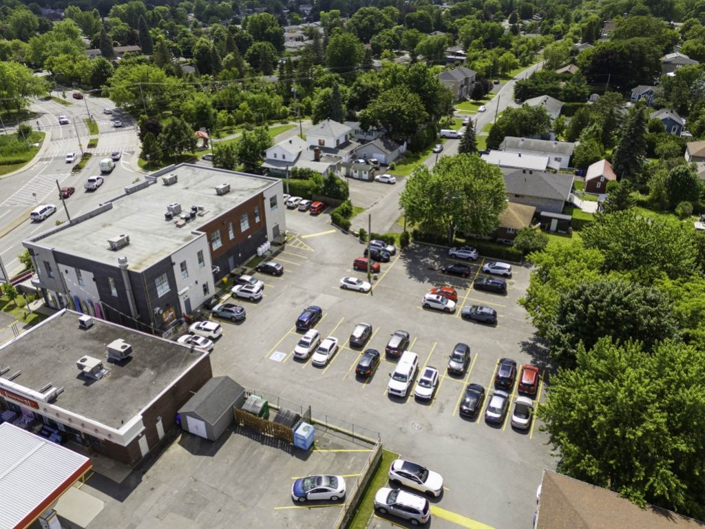 1,218 sq. ft. for Rent � Modern, Well-Located Building in Chambly