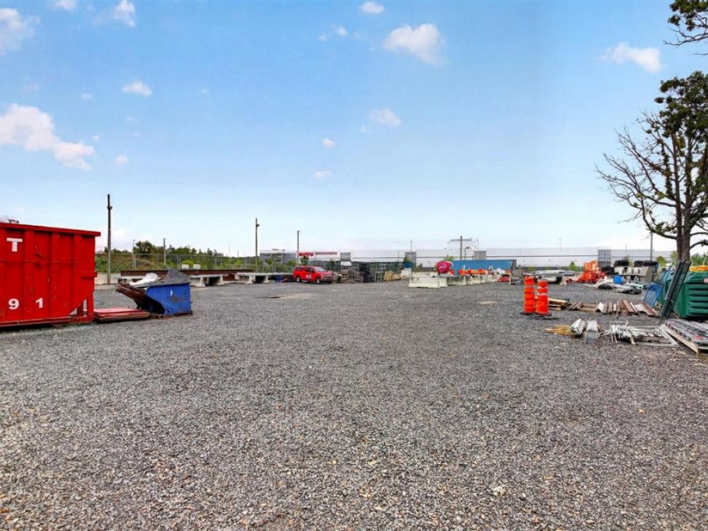Industrial building for sale
