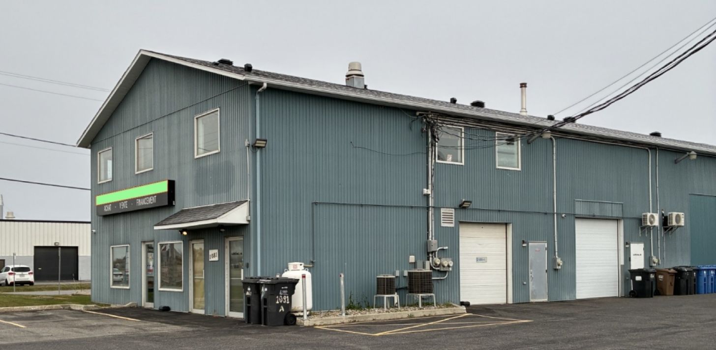 LOCAL COMMERCIAL DISPONIBLE - &Agrave; LOUER - For Rent