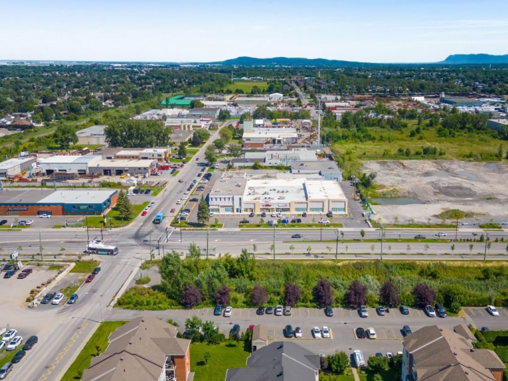 Space for office or business for rent Saint-Hubert