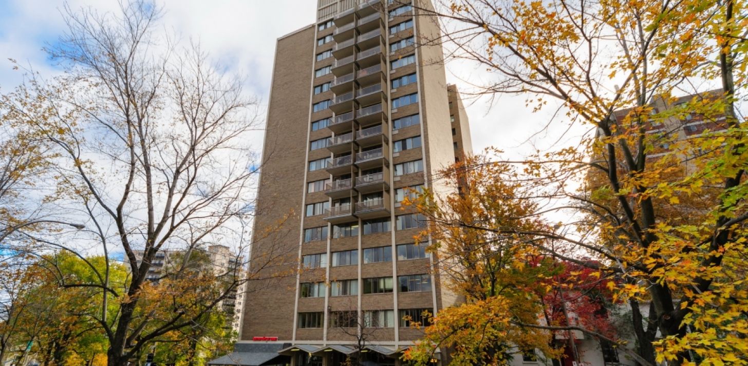 OFFICE TO RENT 2195 SQF, PLATEAU MONT-ROYAL - For Rent