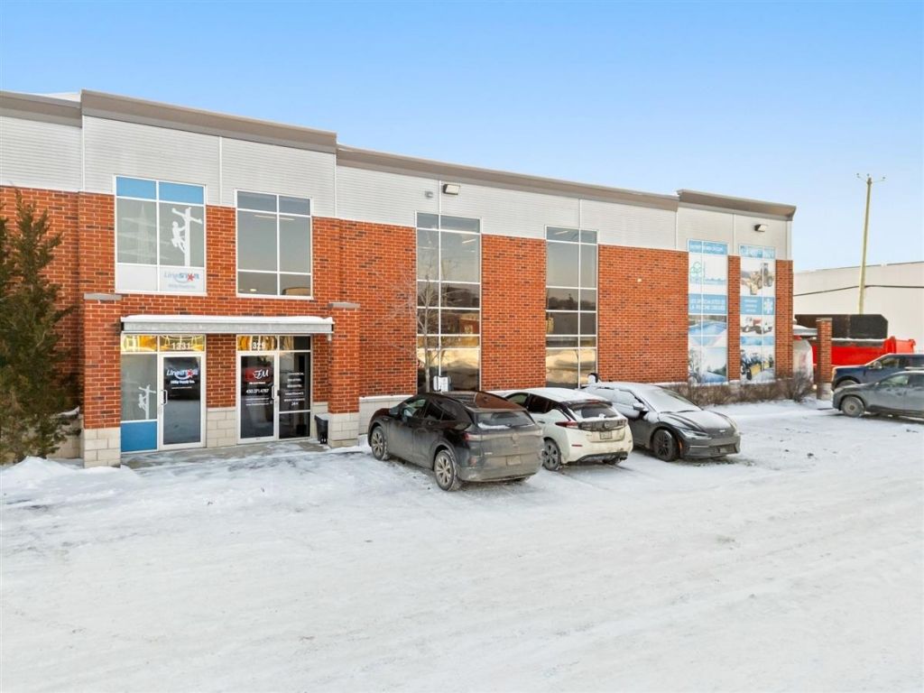 Industrial space for lease - 1329 Rue Nationale