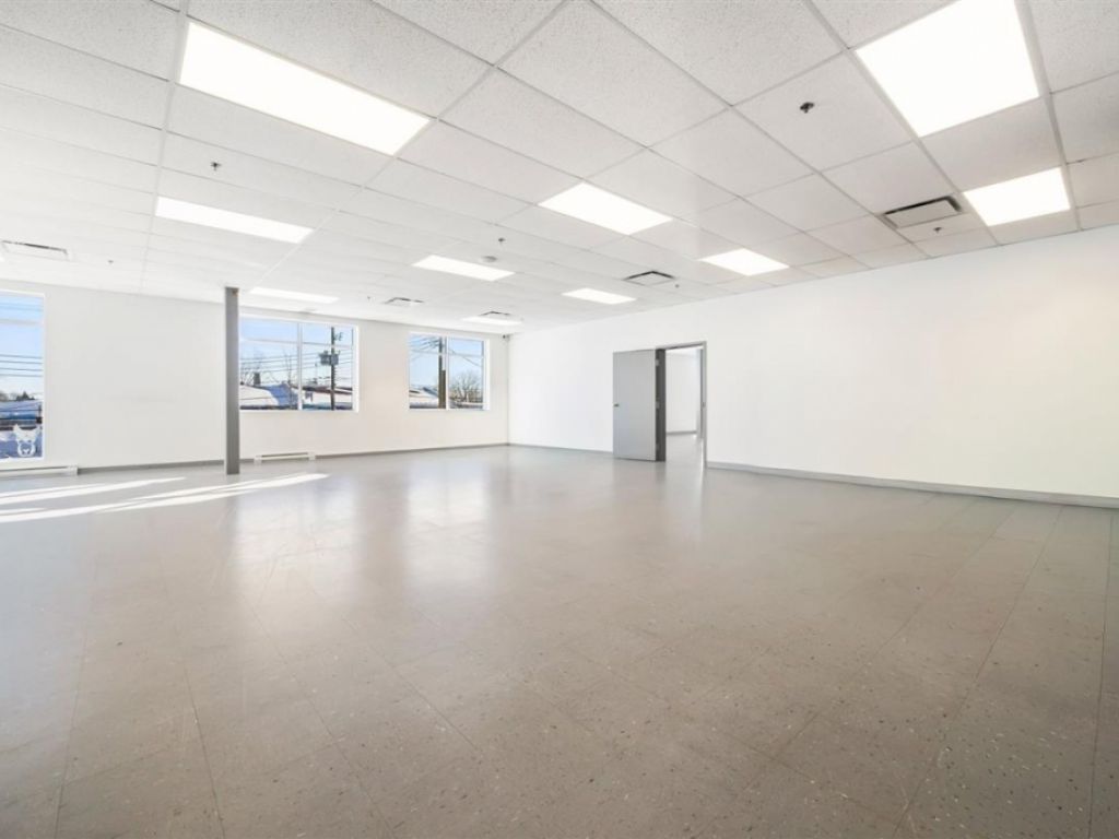 Office Space for Rent � 1117 Mont�e Masson, unit 100, Laval (Duvernay)