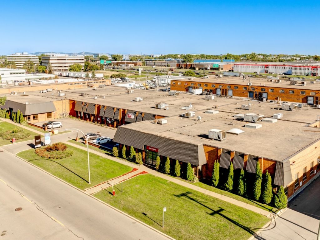 Entrep�t industriel climatis� � louer-Dorval-autoroutes 40/13