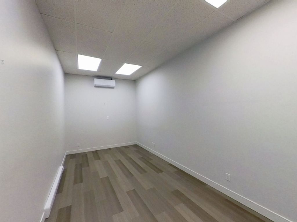 LOCAL COMMERCIAL OU DE BUREAU - HALTE CHARLESBOURG