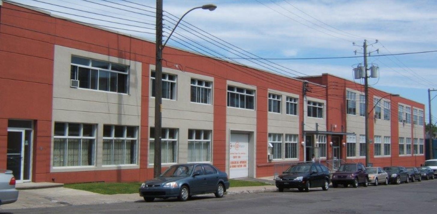 Commercial space for rent in Rosemont! - For Rent