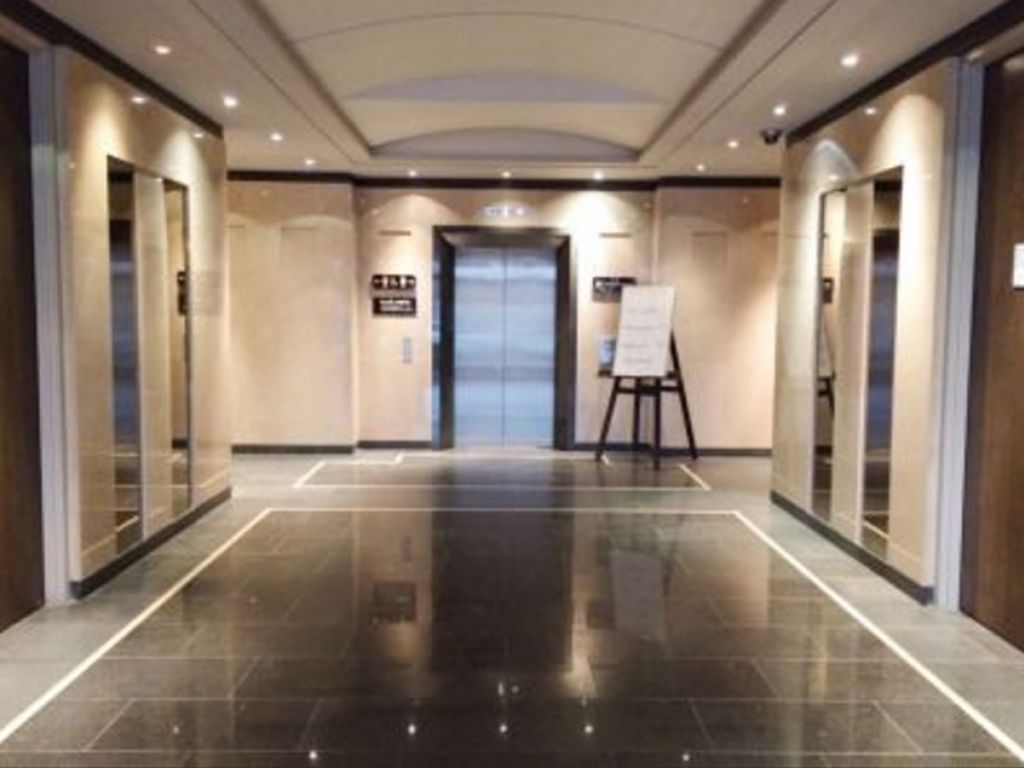 Industrial space of 734 sq.ft. (with kitchinette and one office) in Montreal-Nord!