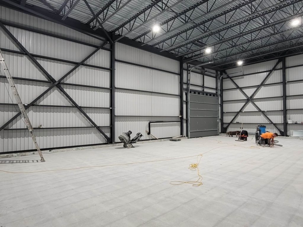 Industrial Building (Office and Warehouse) for Lease � St-Hubert