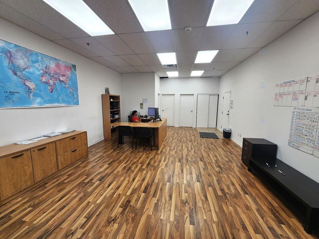 Office for lease , Laval