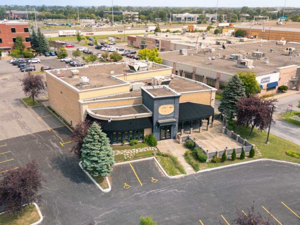 Office space for rent, 2,031 sq. ft. Boucherville.