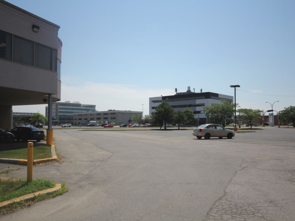  Offices for rent in Brossard