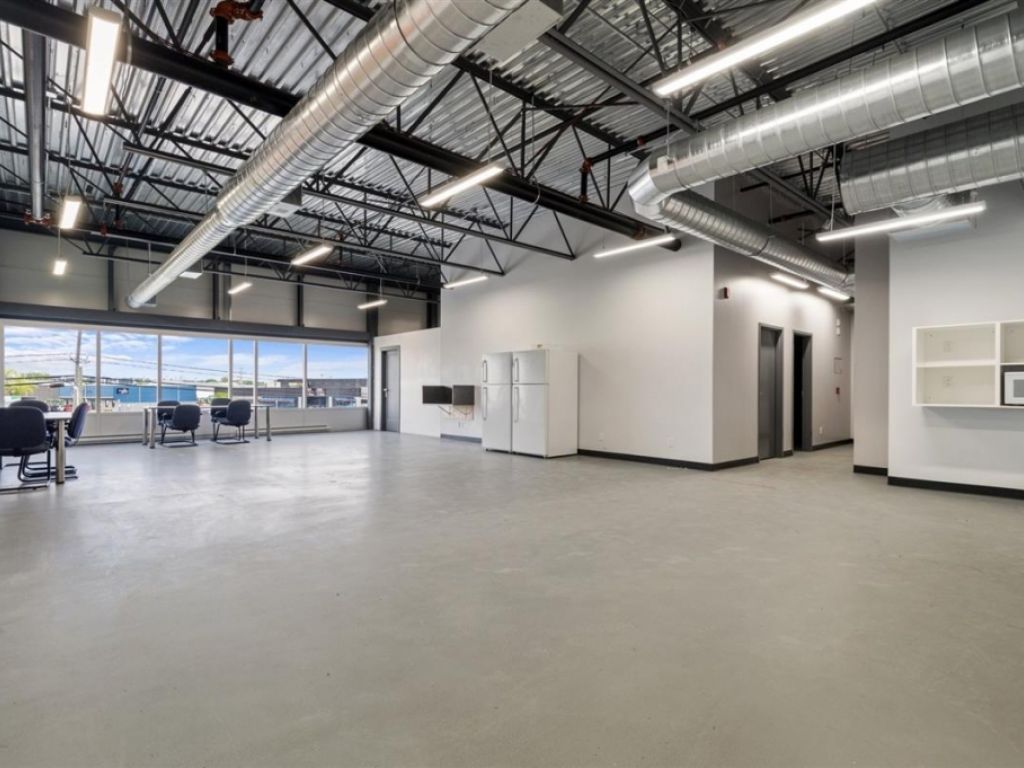 Industrial building for sale