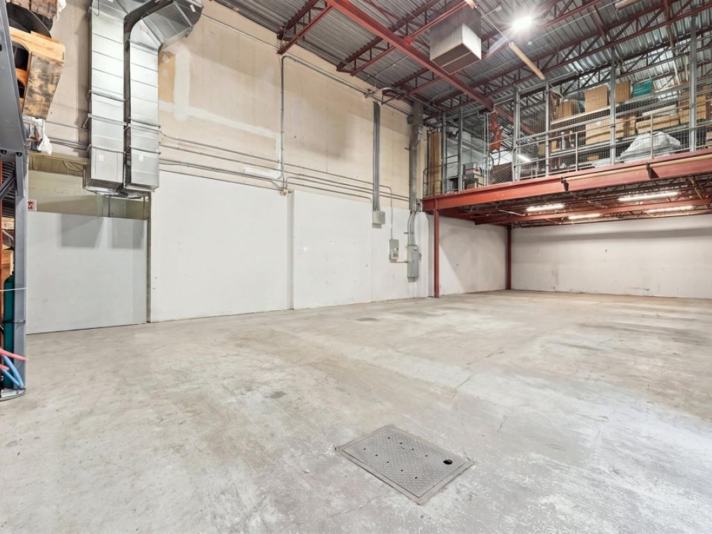 Industrial premises for rent