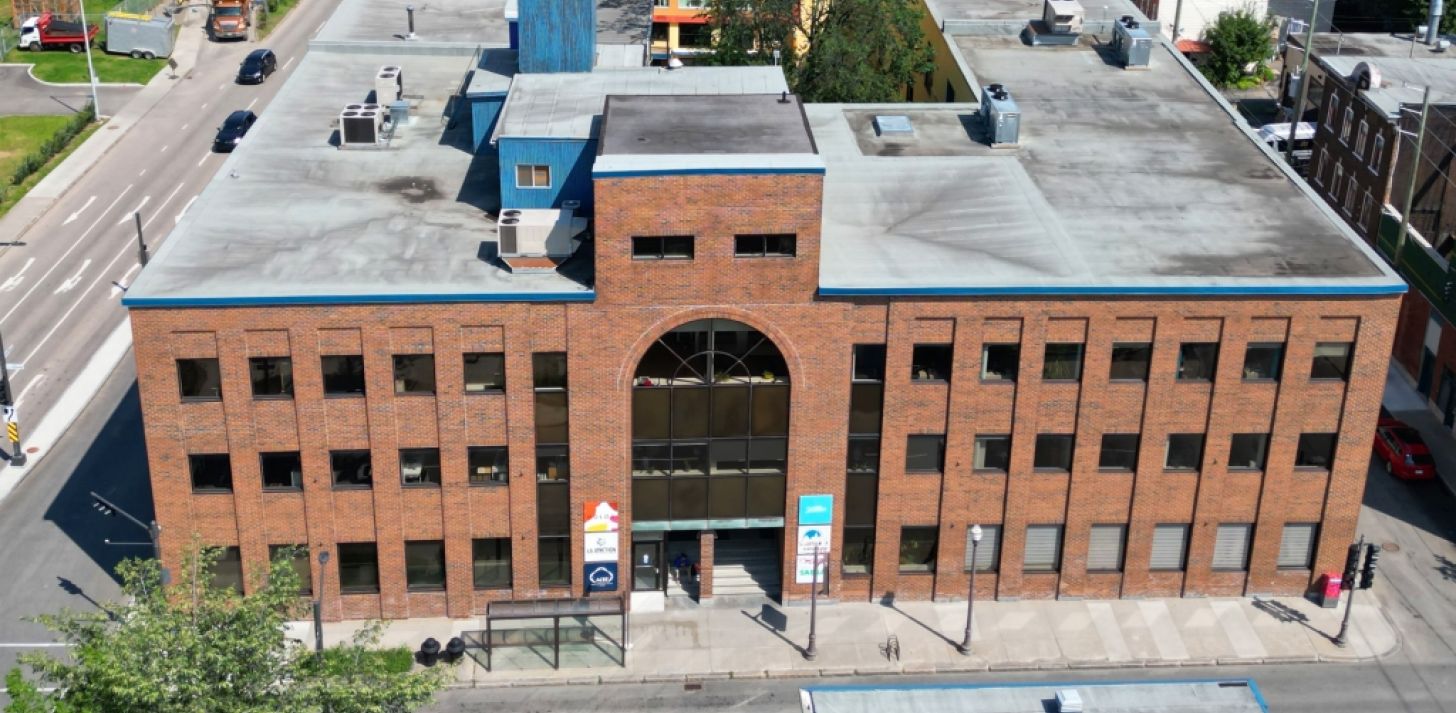 265, de la Couronne, vureau 110 - For Rent