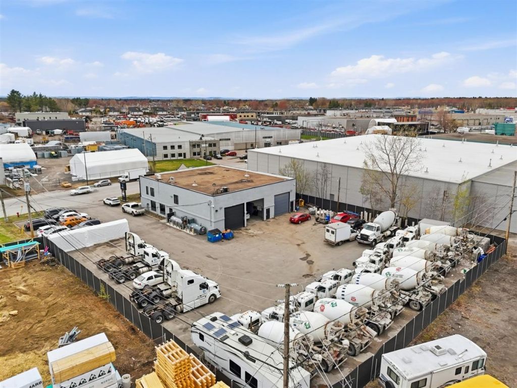 Industrial building for sale