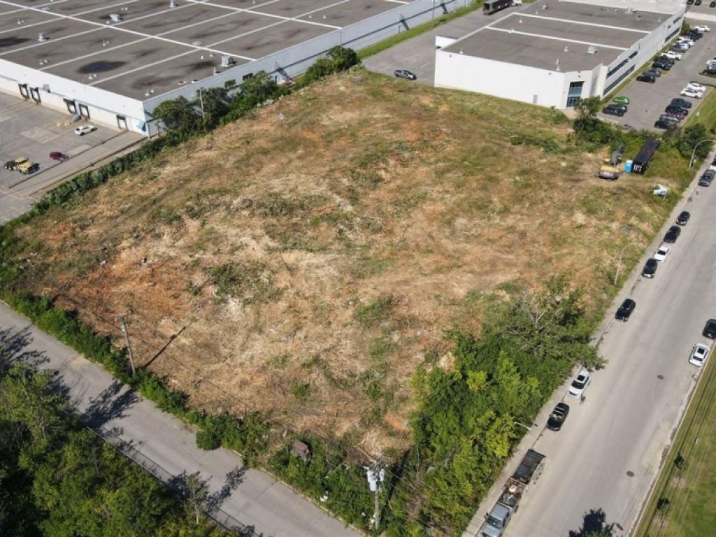 Condo industriel � vendre � 330 $/pi�