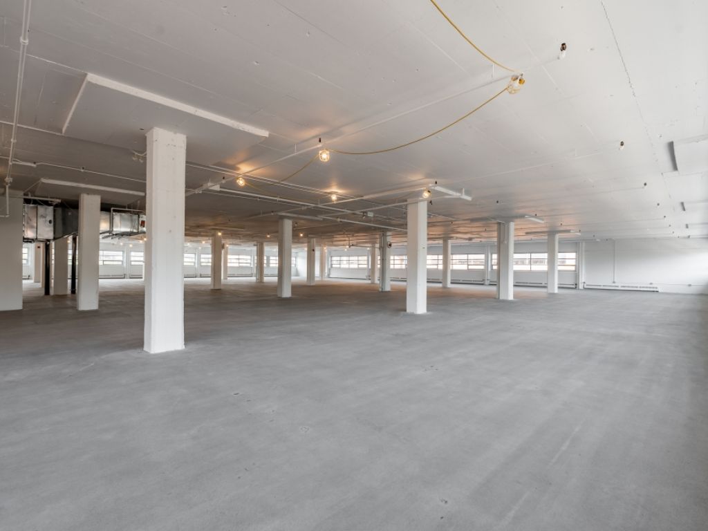 MOVE-IN READY LOFT OFFICES IN AI HUB