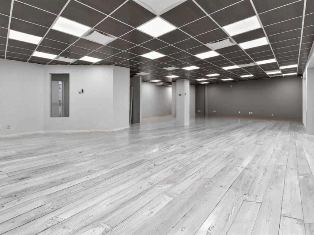 Office Space for Lease in Laval � 1,579 sq. ft. | Chomedey