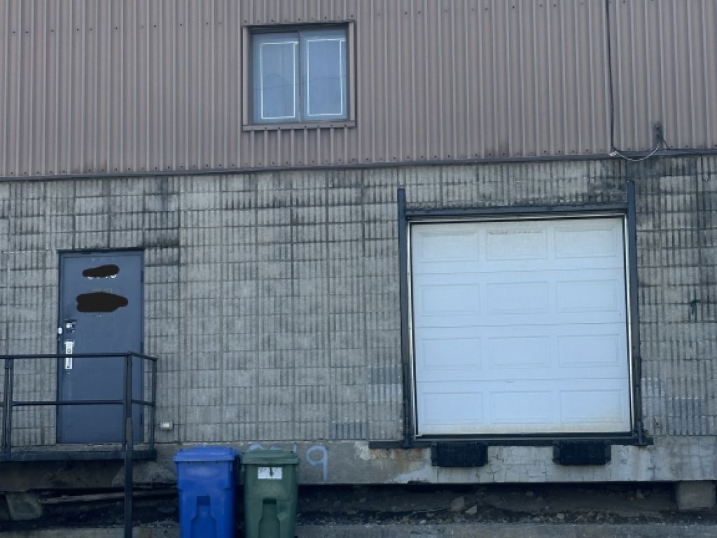 Local/Commercial/Industriel/Entrep�t � LOUER