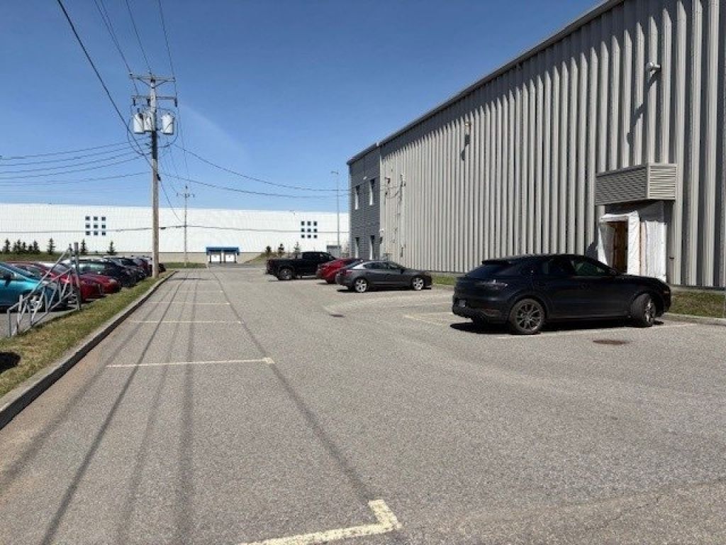 Bureau, showroom et entrep�t