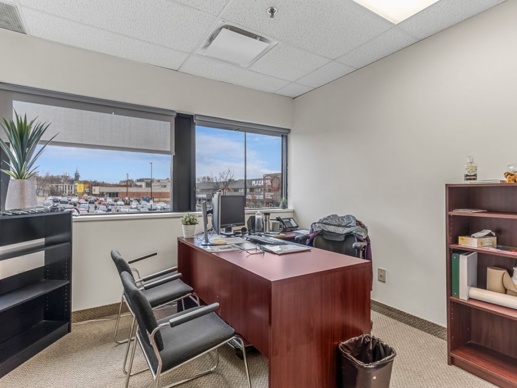 PLAZA LAVAL  SAINTE-FOY - BUREAU 1800pc