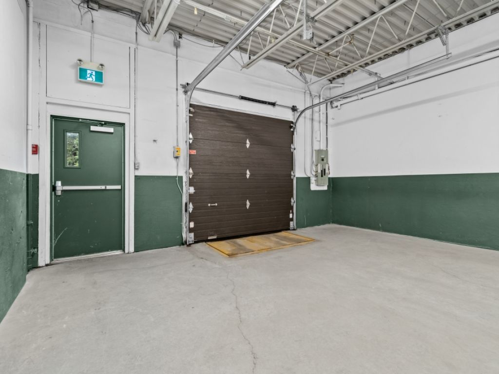 Local industriel � louer - 925 Newton - Les Rivi�res