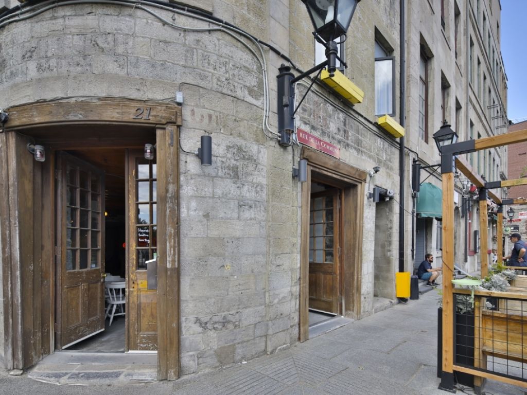 Espace commercial dans le vieux-Montral