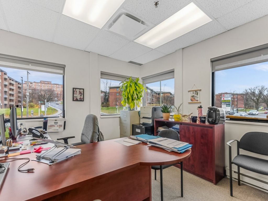 PLAZA LAVAL  SAINTE-FOY - BUREAU 1800pc