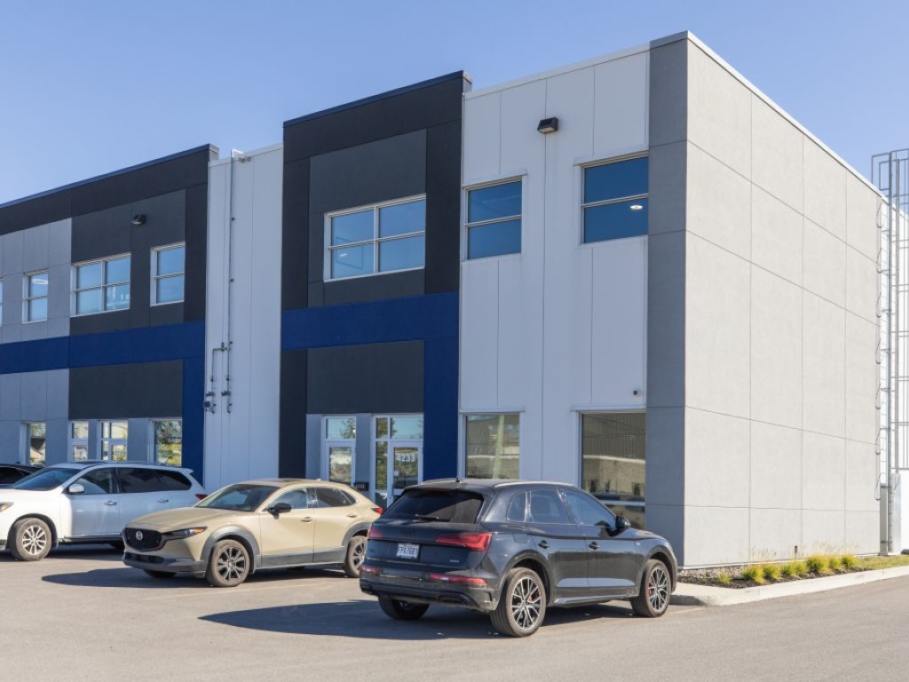 Local industriel  louer de 5 577PI | Boisbriand