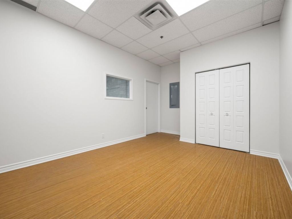 Office Space for Rent � 1550 Rue Bernard-Lefebvre, unit 100, Laval (Duvernay)