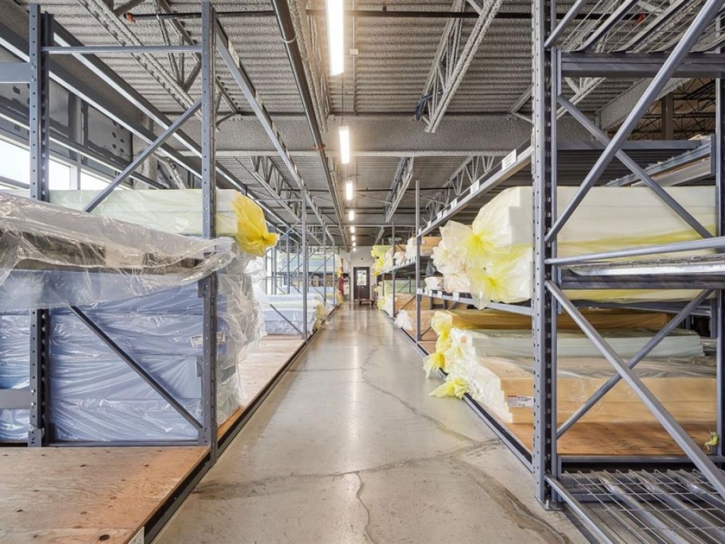 Industrial building 15,051 sq.ft. � Saint-Bruno-de-Montarville