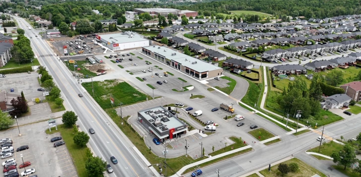 Commercial spaces for lease in Sherbrooke - For Rent