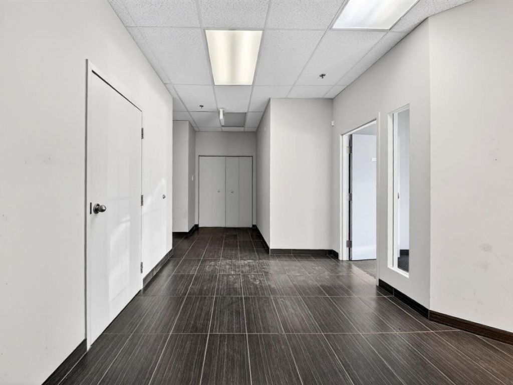 Office Space for Rent � 4451-4479 Aut. Jean-No�l-Lavoie (A-440), unit 250, Laval (Chomedey)