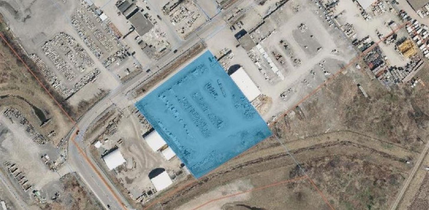 Land for lease - 190 Boul. Bellerose O. - For Rent