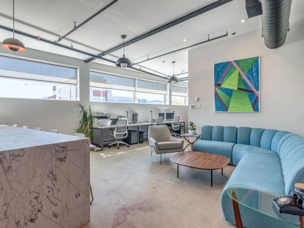 Office and industrial spaces for rent-District Beaumont-6833 De L'�p�e