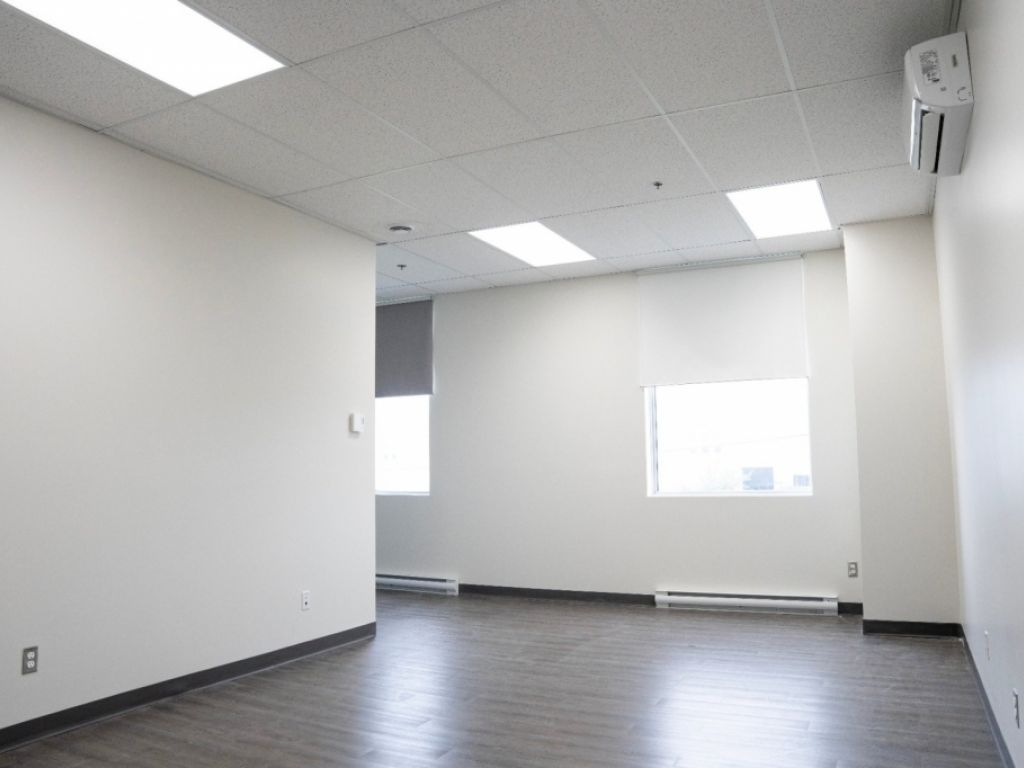 Bureau, showroom et entrep�t