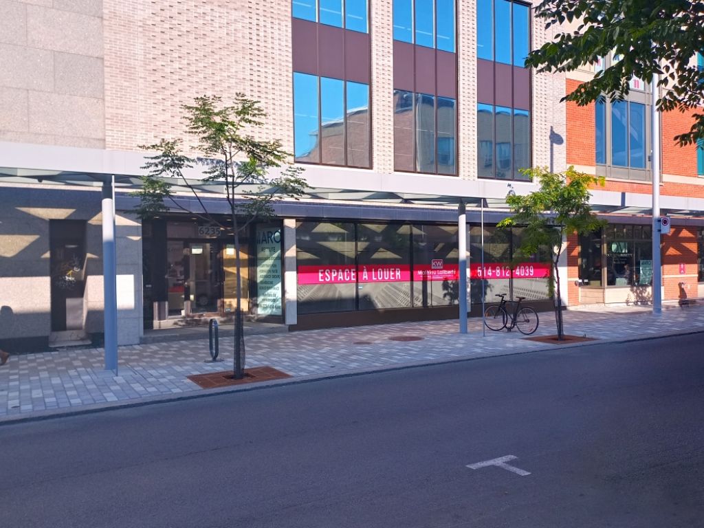 Turnkey commercial / office space on Saint-Hubert