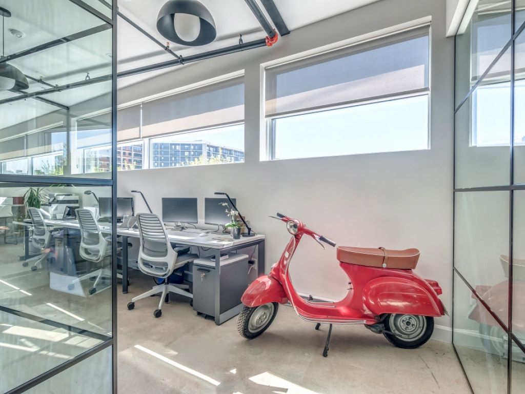Office and industrial spaces for rent-District Beaumont-6833 De L'�p�e