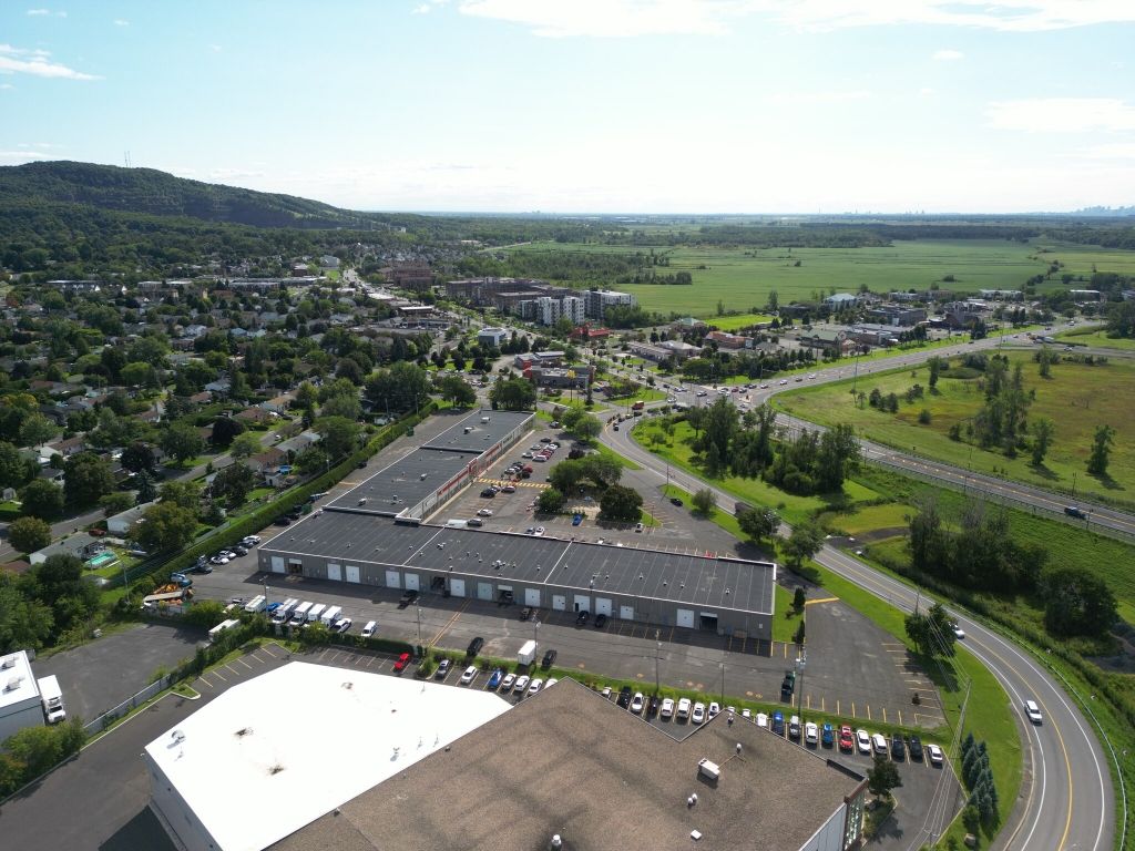 TEMPORARY RENTAL � 1,500 sq. ft. unit, Place Nobel, Sainte-Julie, $2,000