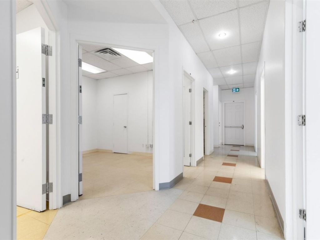 Office space for lease - 1000 Rue Nationale