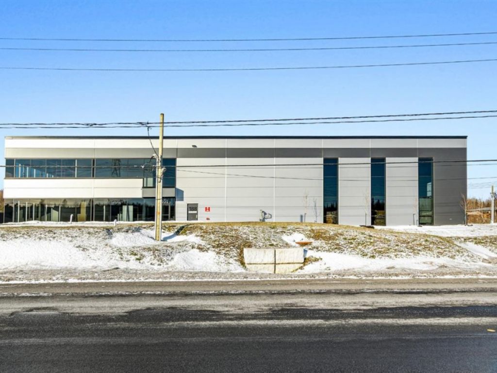 Industrial space for lease - 188 Rue Armand-Majeau S., local 106