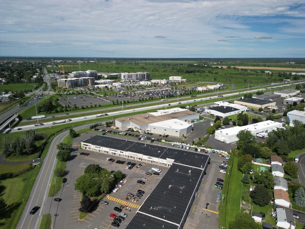 TEMPORARY RENTAL � 1,500 sq. ft. unit, Place Nobel, Sainte-Julie, $2,000