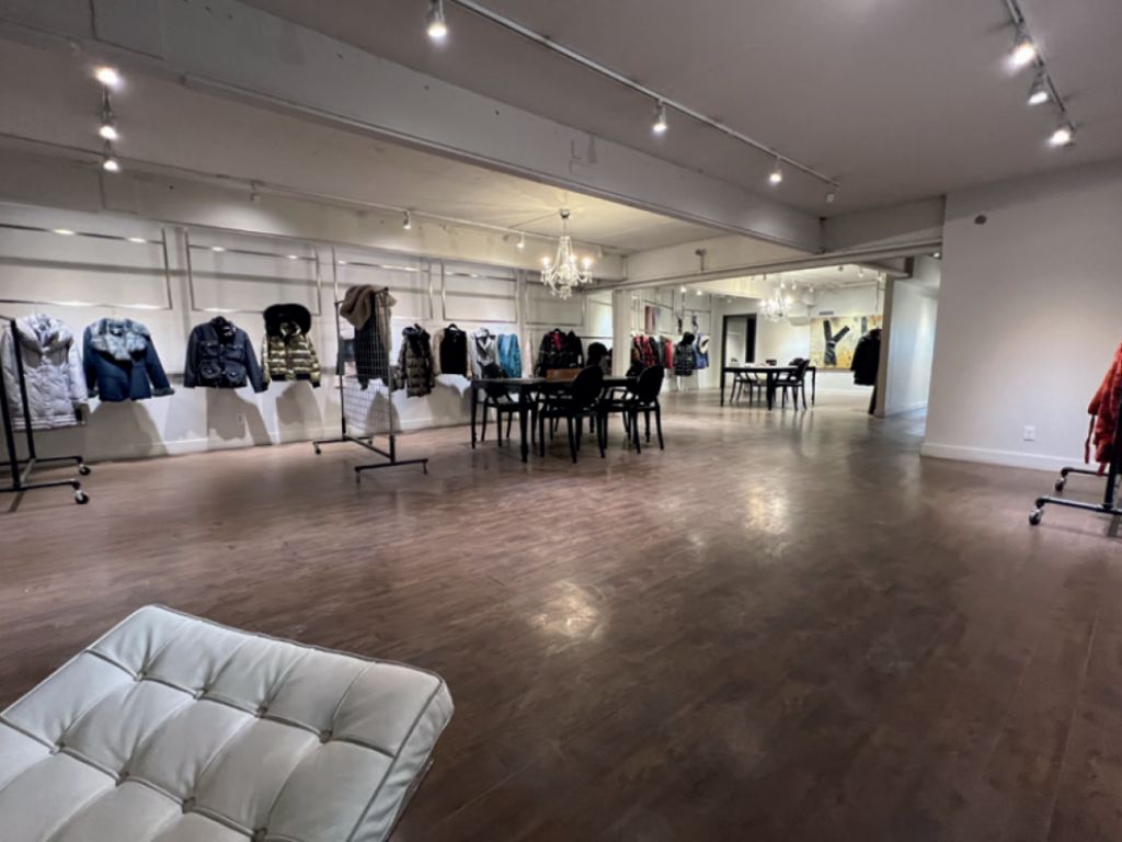 COMMERCIAL AND INDUSTRIAL BUILDING FOR SALE