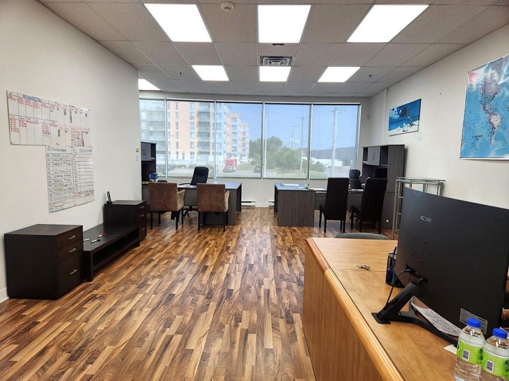 Office for lease , Laval