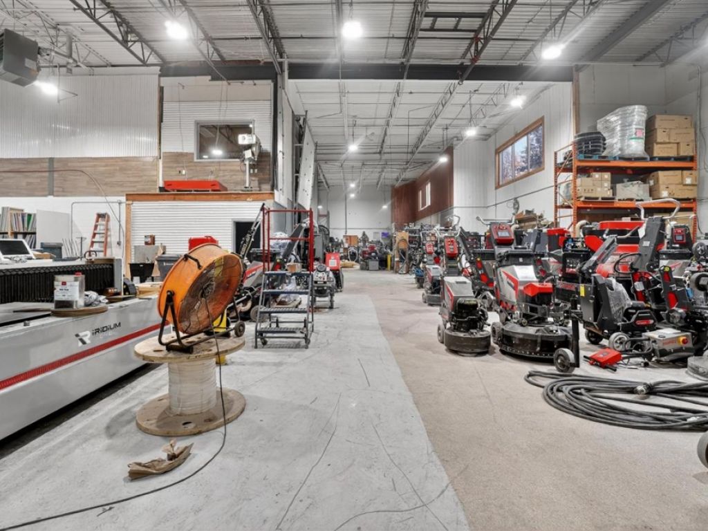 Industrial building for sale � $350/sq.ft.