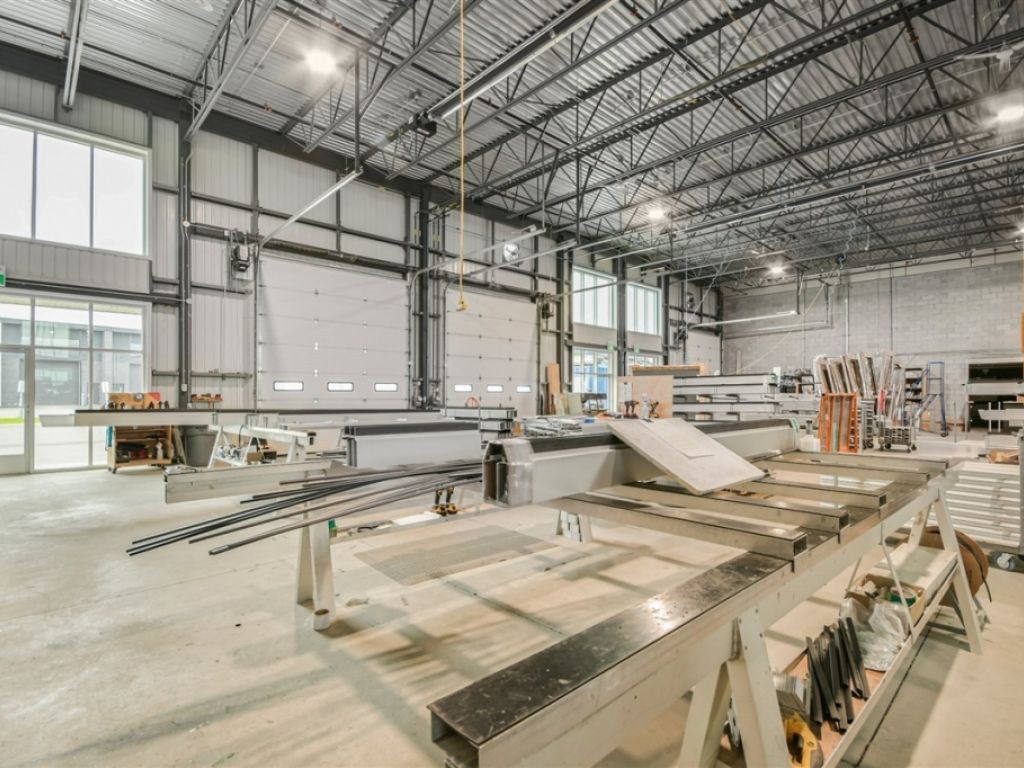 Industrial premises for rent