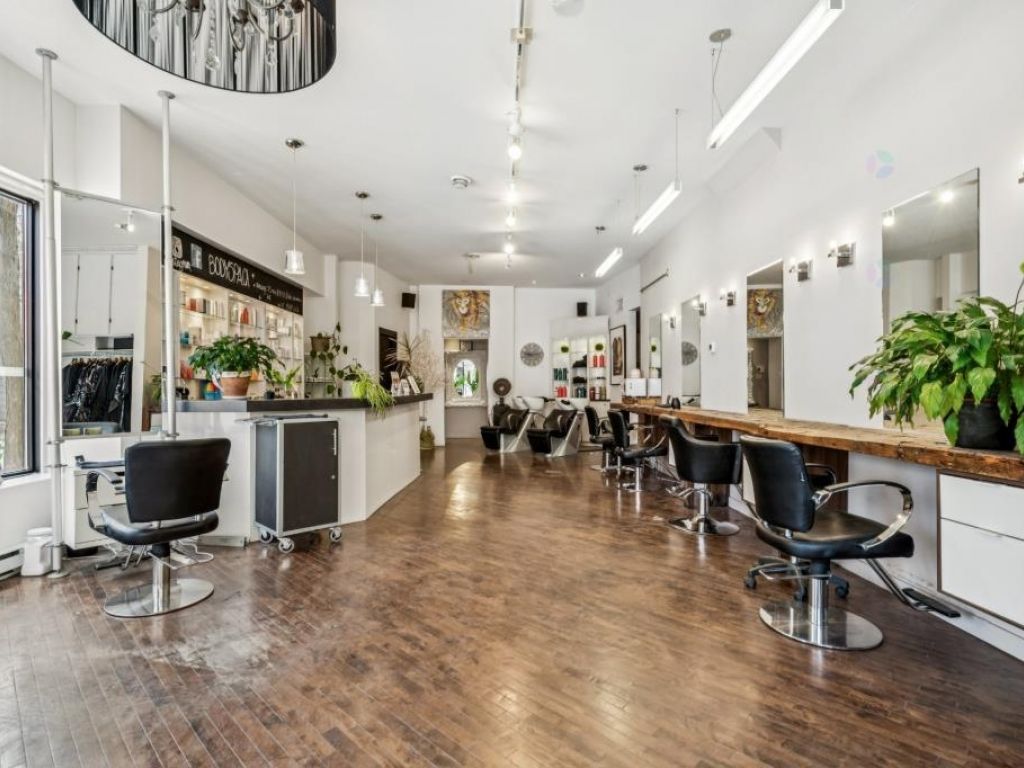 Local 2663 pc Visibilit� Exceptionnelle Ville-Marie Mtl